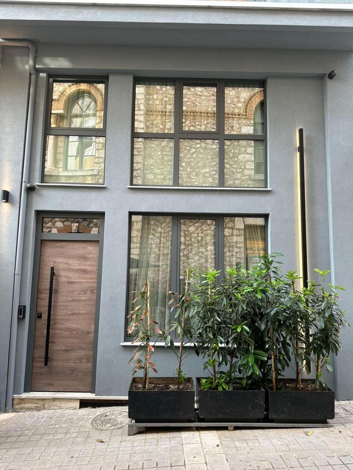 Zen Apartment